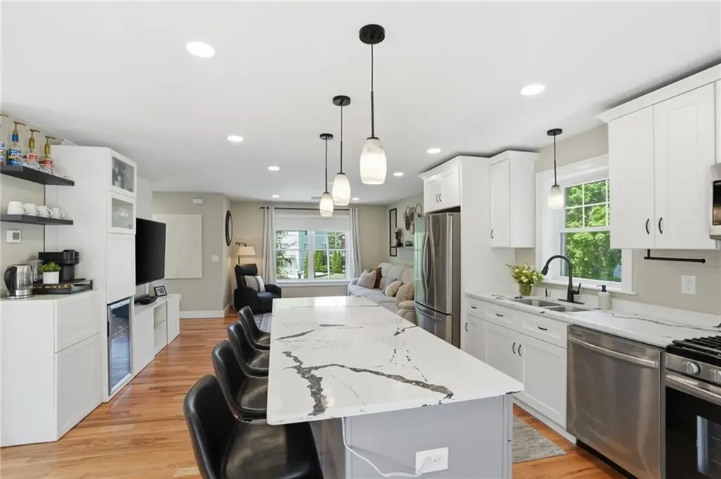 6 Sterling Avenue Warwick RI 02889