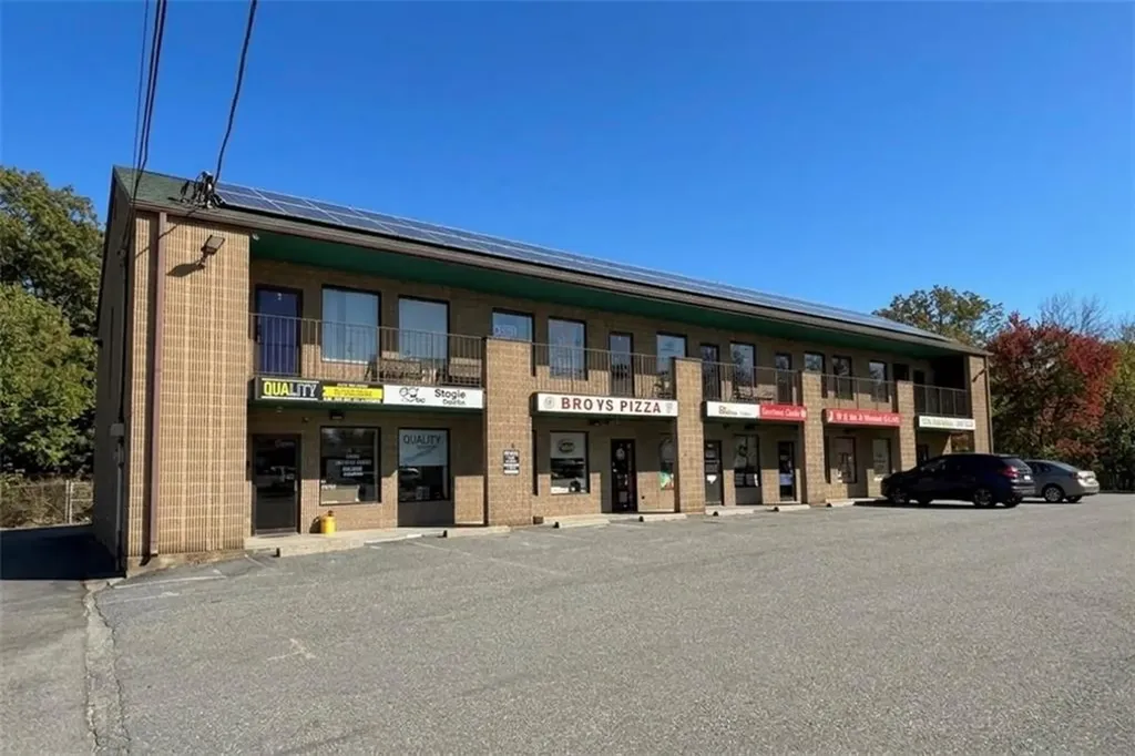24 Quaker Lane Warwick RI 02886