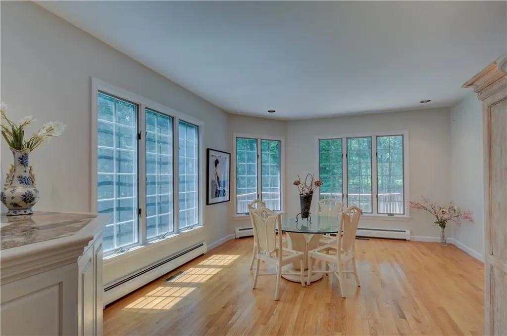 137 Signal Ridge Way East Greenwich RI 02818
