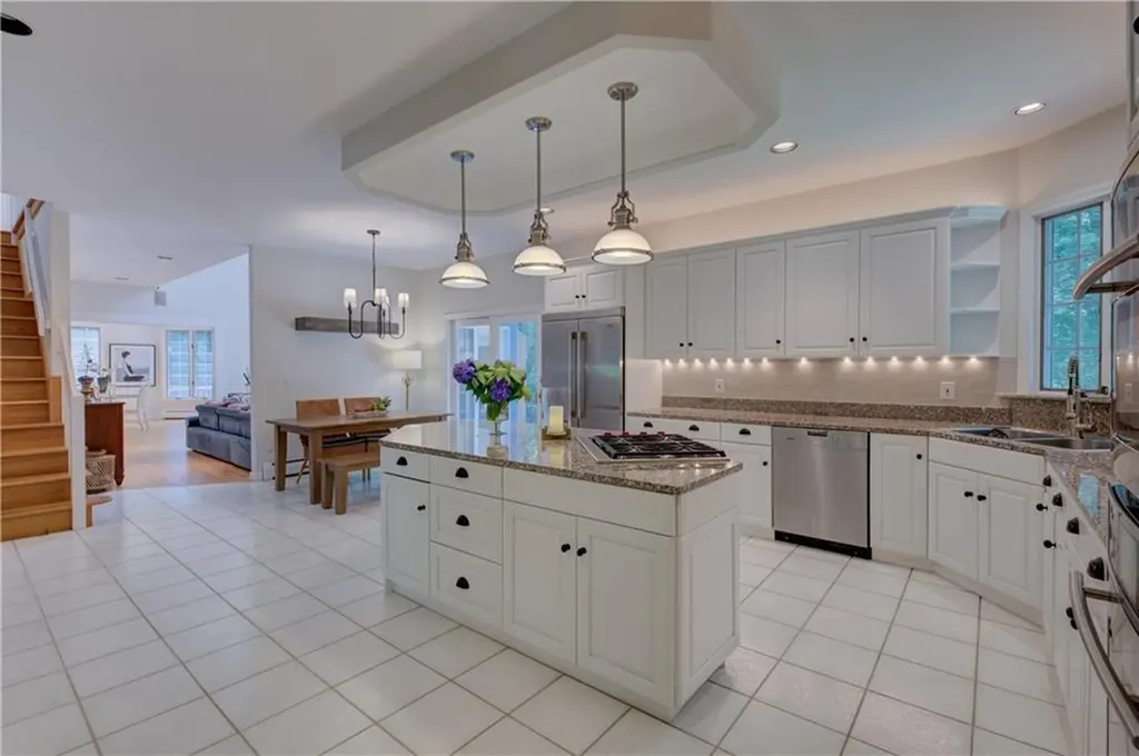 137 Signal Ridge Way East Greenwich RI 02818