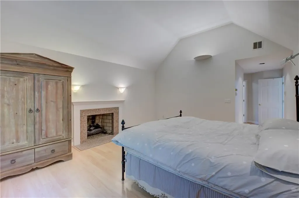 137 Signal Ridge Way East Greenwich RI 02818