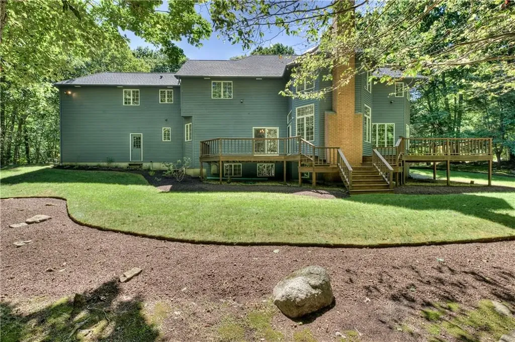137 Signal Ridge Way East Greenwich RI 02818