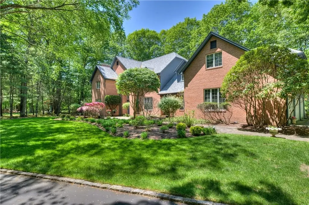 137 Signal Ridge Way East Greenwich RI 02818