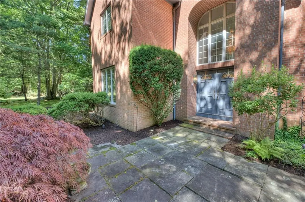 137 Signal Ridge Way East Greenwich RI 02818