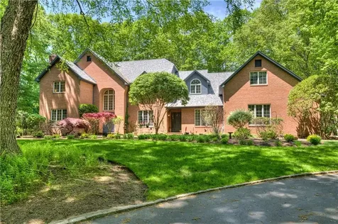 137 Signal Ridge Way East Greenwich RI 02818