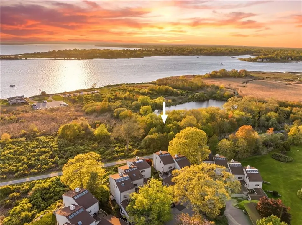 31 Seabreeze Lane Bristol RI 02809