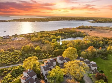 31 Seabreeze Lane Bristol RI 02809