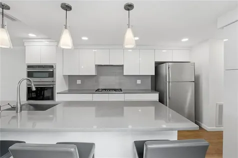 31 Seabreeze Lane Bristol RI 02809