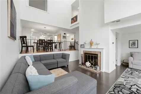 31 Seabreeze Lane Bristol RI 02809