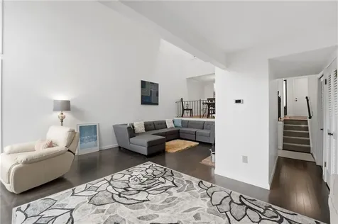 31 Seabreeze Lane Bristol RI 02809