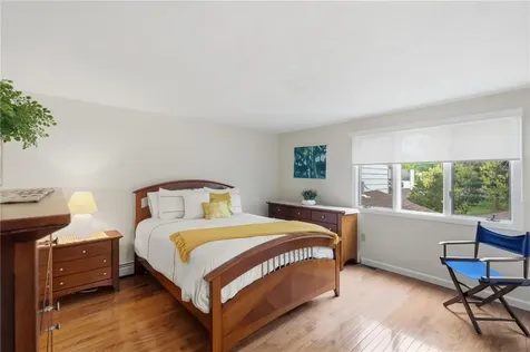 31 Seabreeze Lane Bristol RI 02809