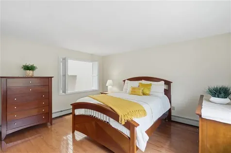 31 Seabreeze Lane Bristol RI 02809