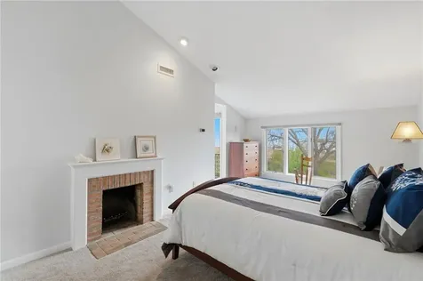 31 Seabreeze Lane Bristol RI 02809