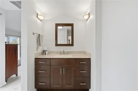 31 Seabreeze Lane Bristol RI 02809