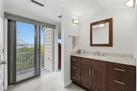 31 Seabreeze Lane Bristol RI 02809