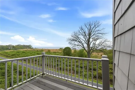 31 Seabreeze Lane Bristol RI 02809