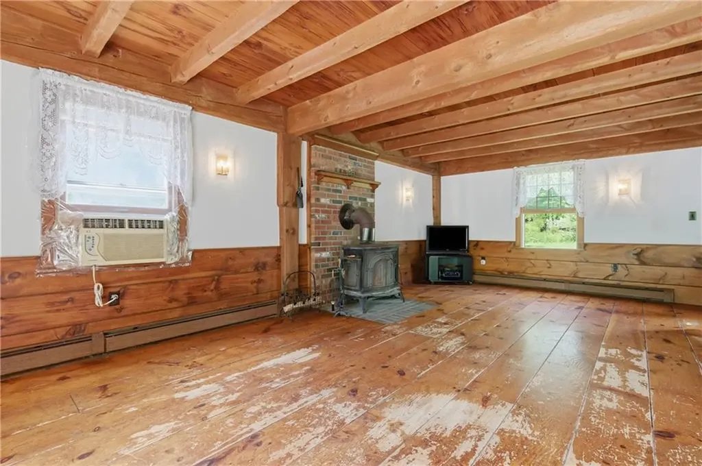 2535 Wallum Lake Road Burrillville RI 02859