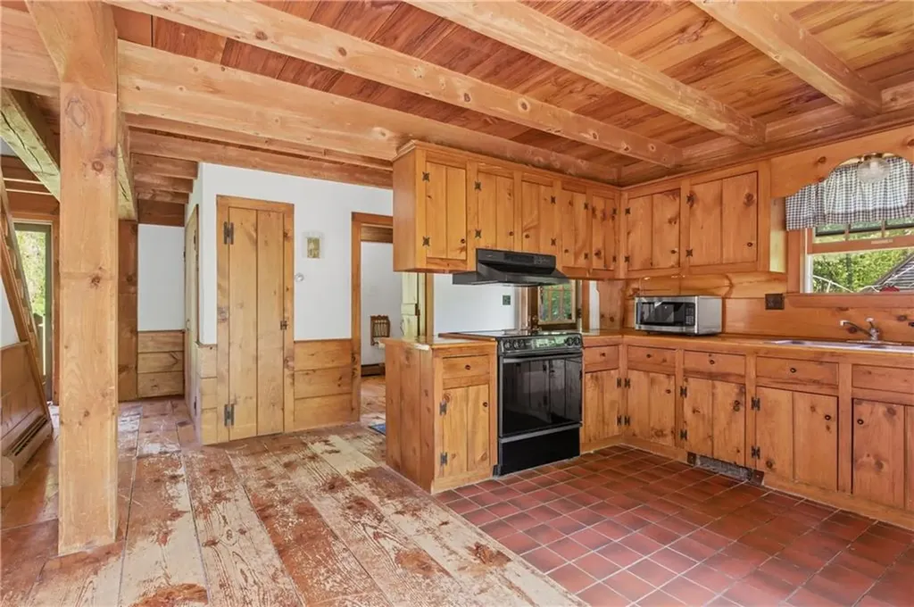 2535 Wallum Lake Road Burrillville RI 02859