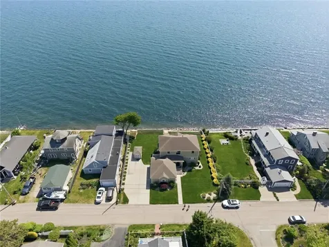 25 Narragansett Street North Kingstown RI 02852