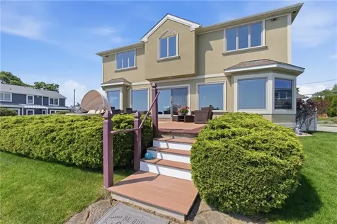 25 Narragansett Street North Kingstown RI 02852