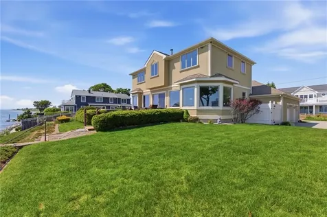 25 Narragansett Street North Kingstown RI 02852