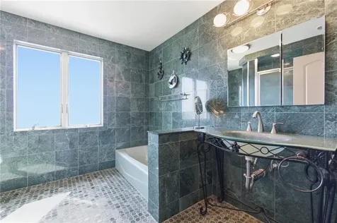 25 Narragansett Street North Kingstown RI 02852