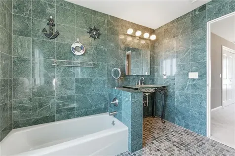 25 Narragansett Street North Kingstown RI 02852