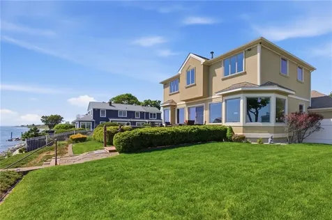 25 Narragansett Street North Kingstown RI 02852