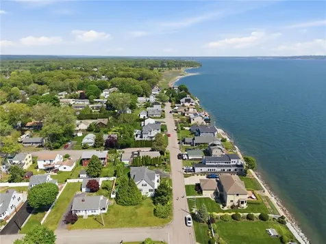 25 Narragansett Street North Kingstown RI 02852