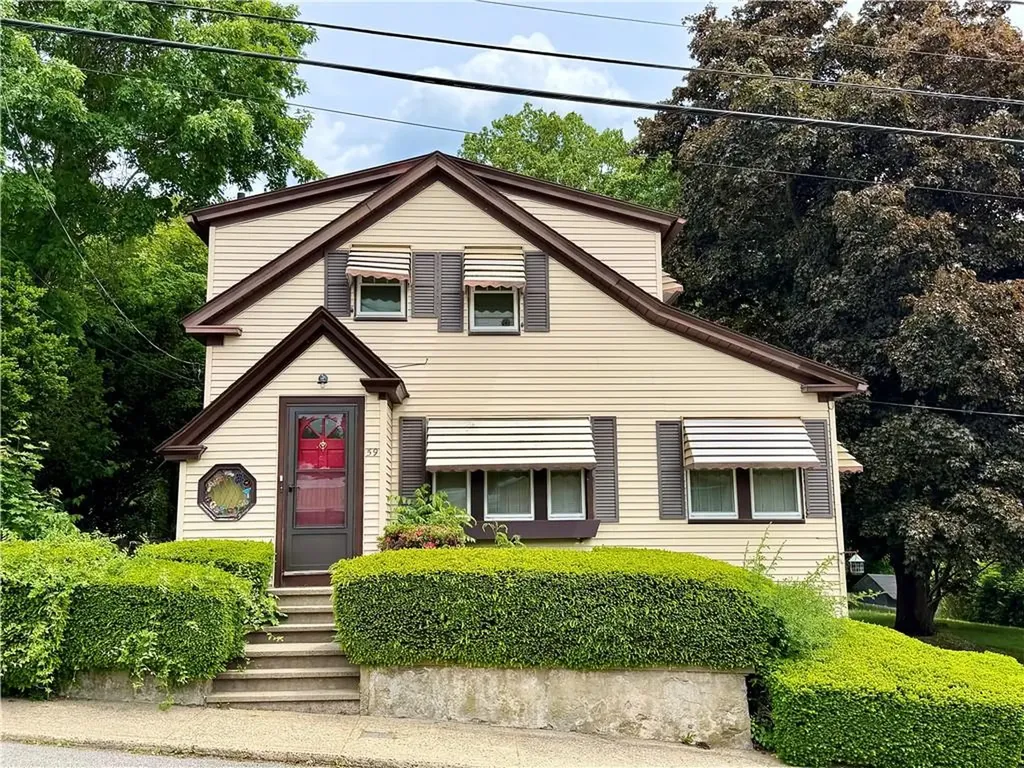 59 Clyde Street West Warwick RI 02893