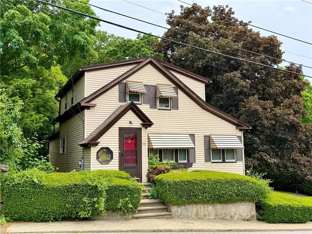 59 Clyde Street West Warwick RI 02893