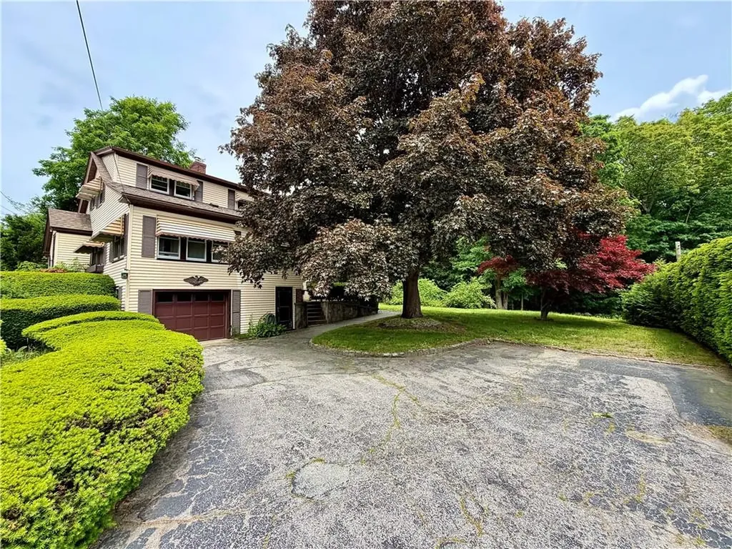 59 Clyde Street West Warwick RI 02893