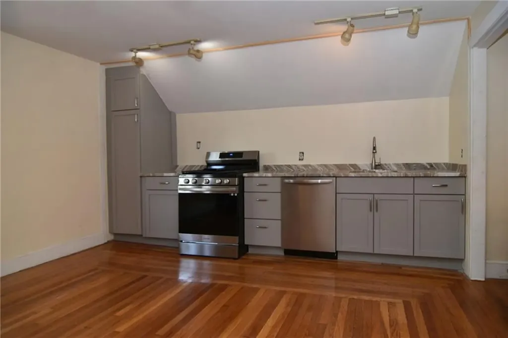 2915 Post Road Warwick RI 02886
