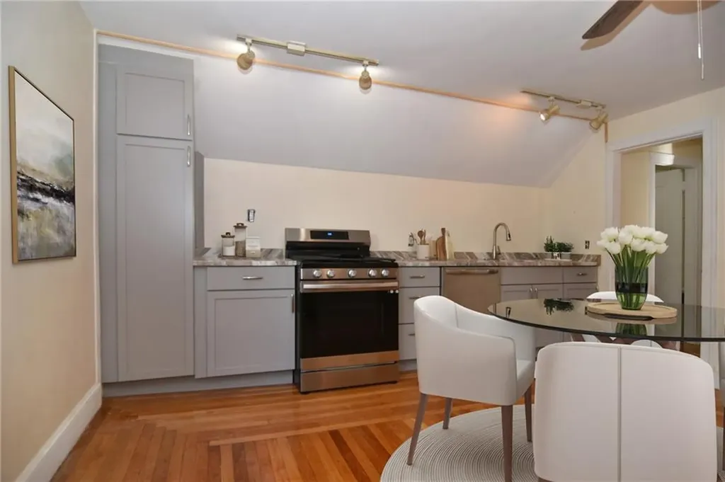 2915 Post Road Warwick RI 02886
