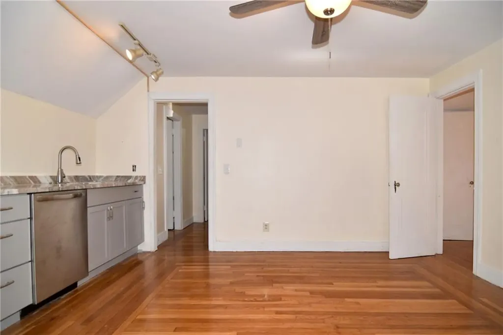 2915 Post Road Warwick RI 02886