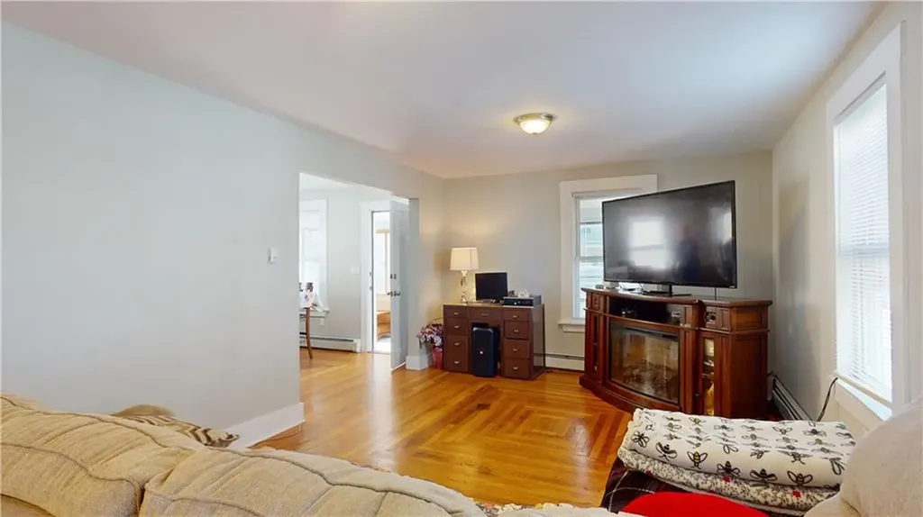 127 3rd Avenue Woonsocket RI 02895