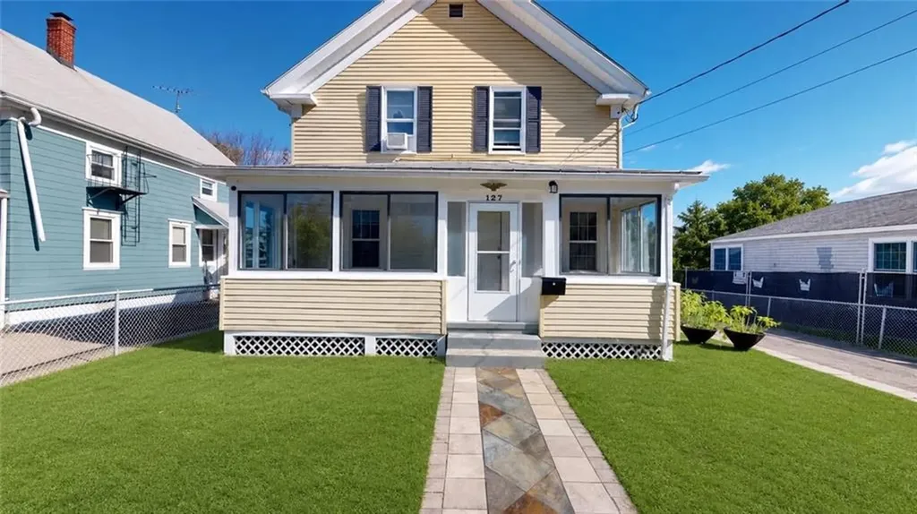 127 3rd Avenue Woonsocket RI 02895