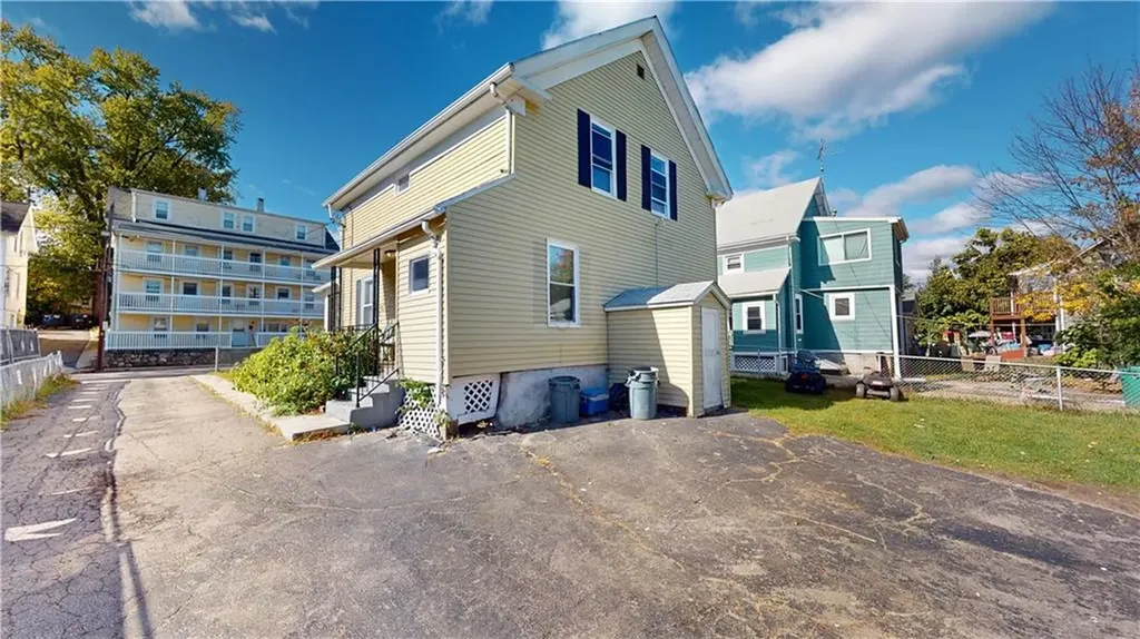 127 3rd Avenue Woonsocket RI 02895