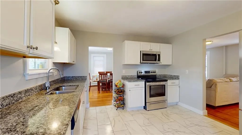127 3rd Avenue Woonsocket RI 02895