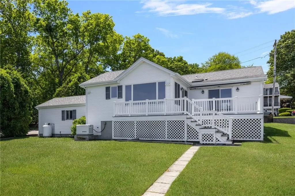 2 King Phillip Avenue Bristol RI 02809