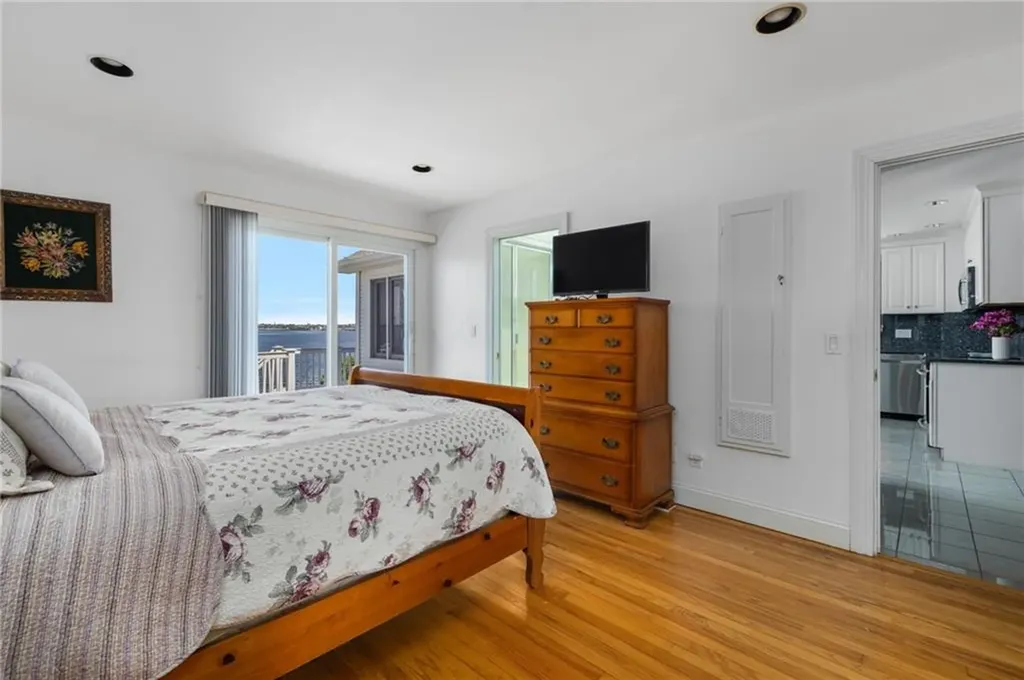 2 King Phillip Avenue Bristol RI 02809