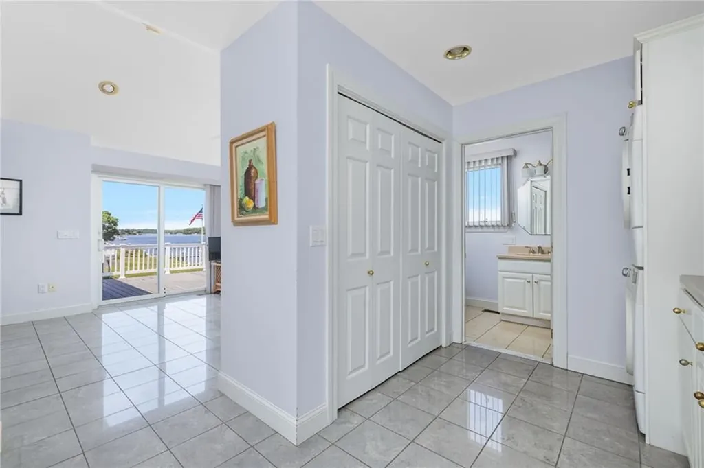 2 King Phillip Avenue Bristol RI 02809