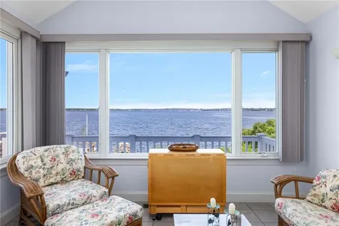 2 King Phillip Avenue Bristol RI 02809