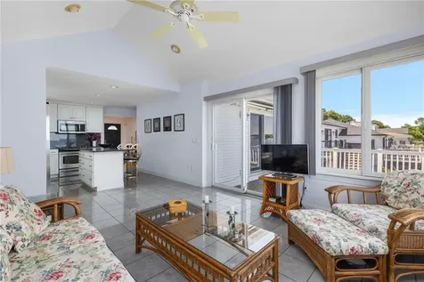 2 King Phillip Avenue Bristol RI 02809