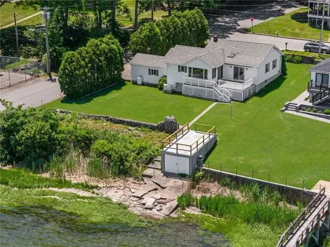 2 King Phillip Avenue Bristol RI 02809