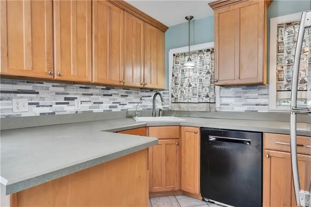 203 Farmington Avenue Cranston RI 02920