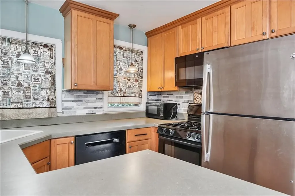 203 Farmington Avenue Cranston RI 02920