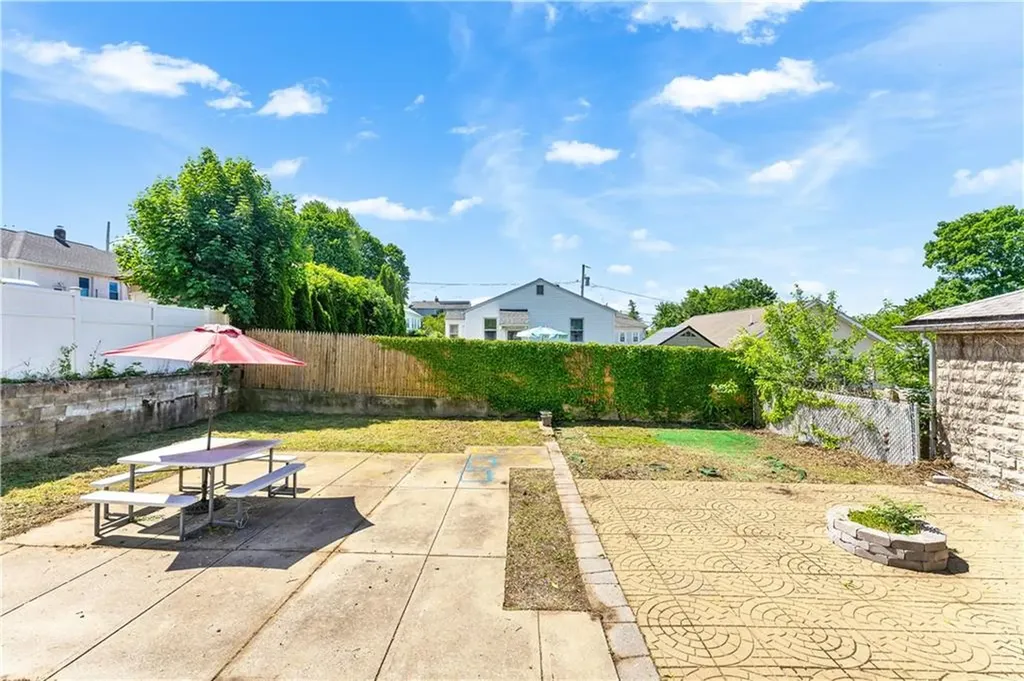 203 Farmington Avenue Cranston RI 02920