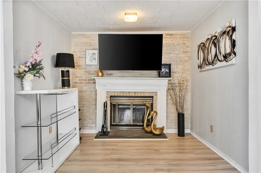 203 Farmington Avenue Cranston RI 02920