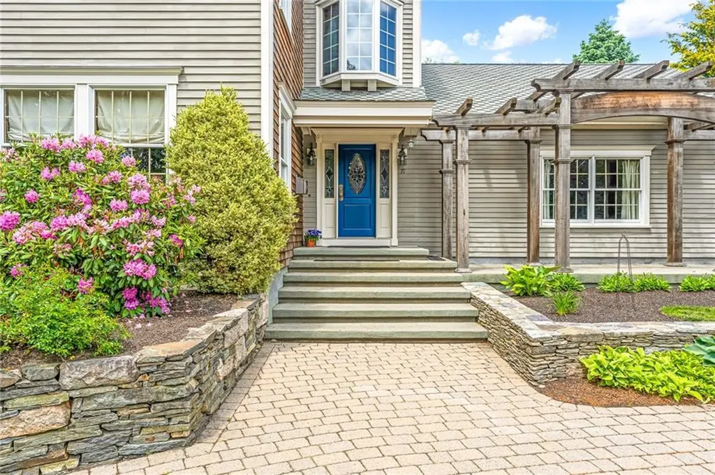 74 Oakwoods Drive South Kingstown RI 02879